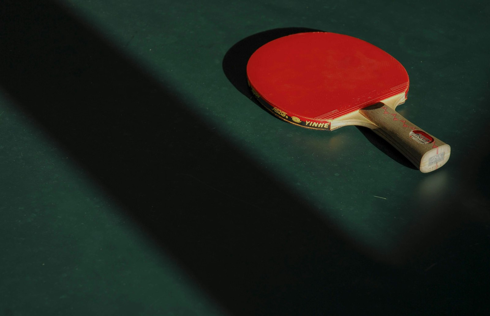 Raquette et balle de tennis de table